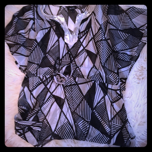 Cool 😎 swimsuit cover up or tunic☀️ - Picture 2 of 6